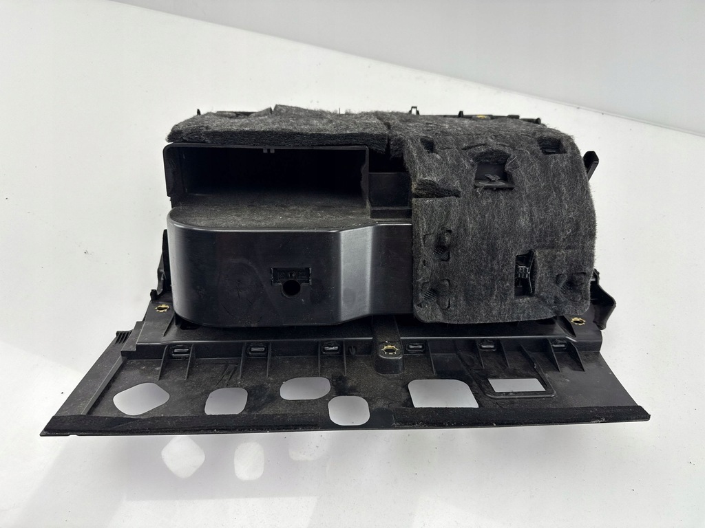 фото №12, Audi a6 c7 2015 с передний бардачок панели приборной панели