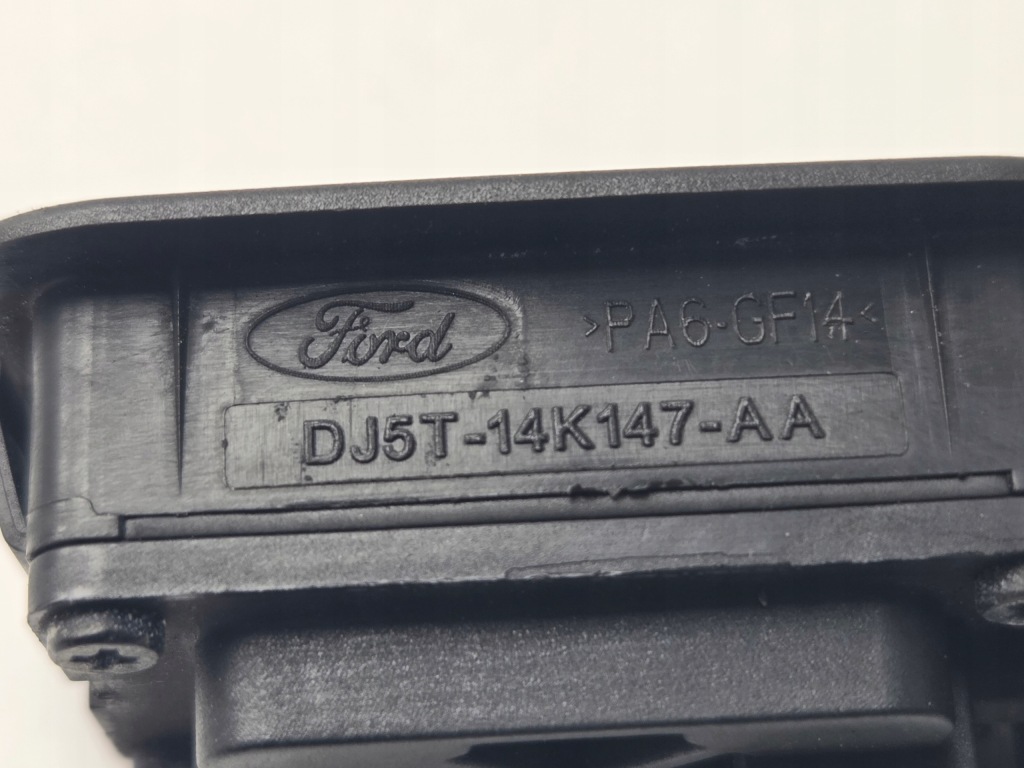 Kuga mk2 grand c-max mk2 рестайлинг  кнопка крышки dj5t14k147aa Киев