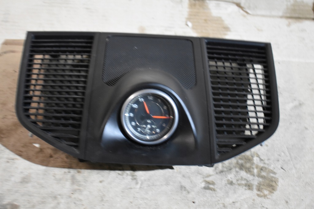 фото №1, Idealny стопор решётка консоли porsche macan 1