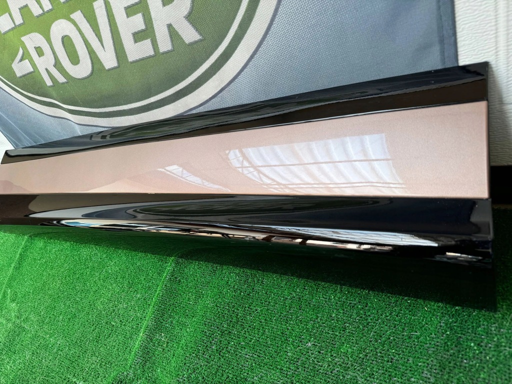 фото №2, Land rover range rover evoque l551 2018 перед сторона правая накладки