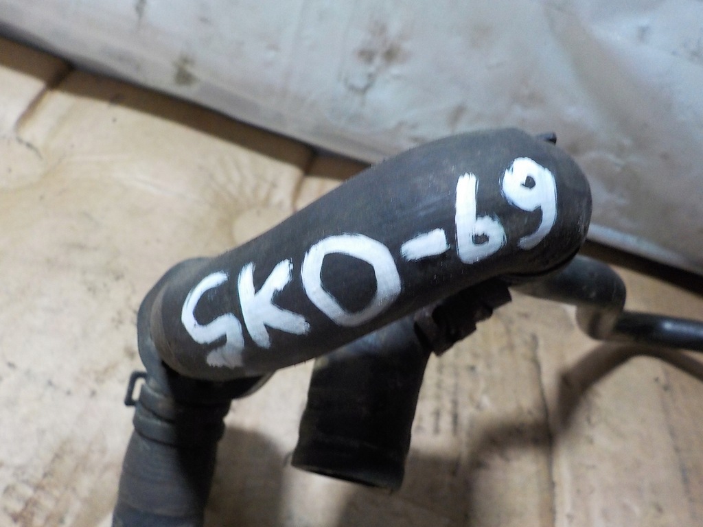 фото №3, Skoda rapid 1.6 tdi 2016r шланг водяний