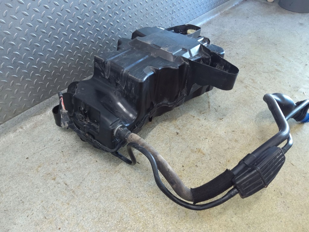 Бак adblue citroen berlingo 9817601880 Киев