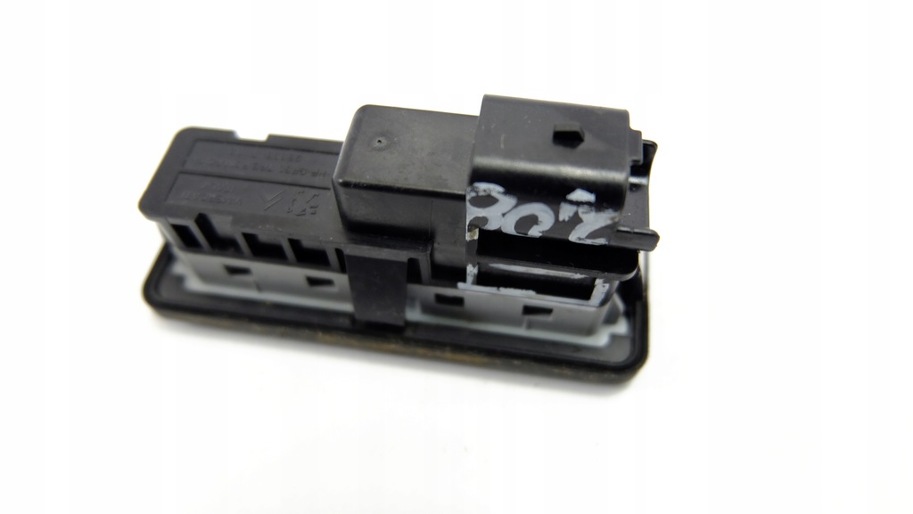 фото №10, Peugeot 208 i кнопка открывания крышки микровыключатель