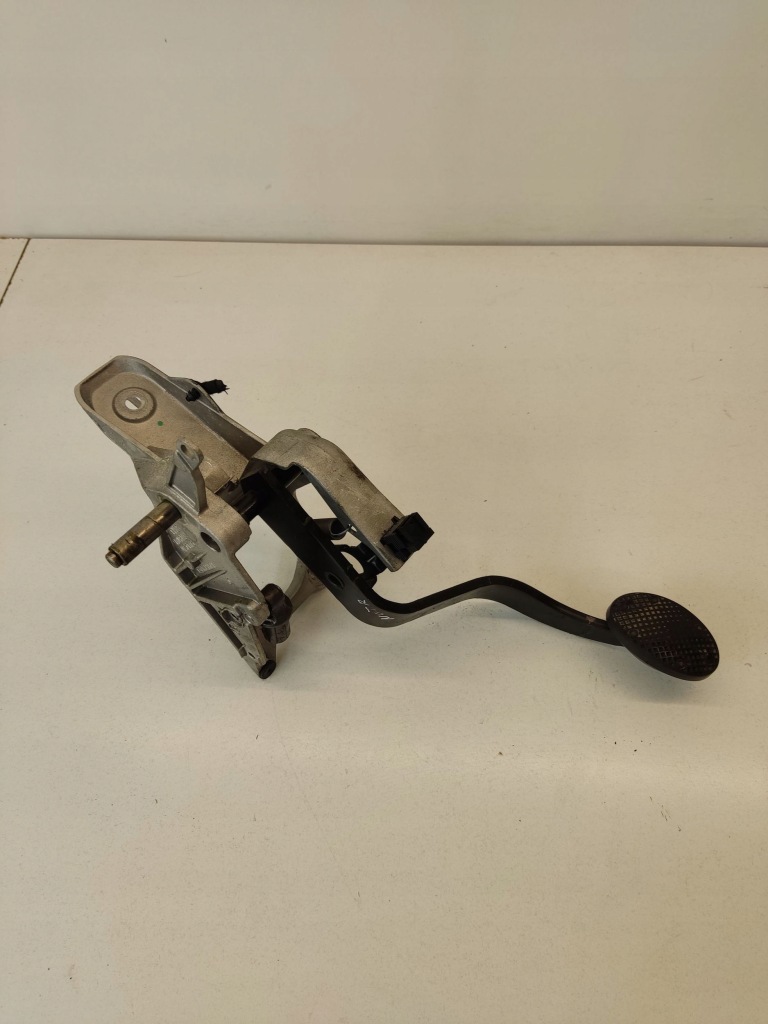 Купити Mini cooper countryman r60 2012 педаль зчеплення 4000206