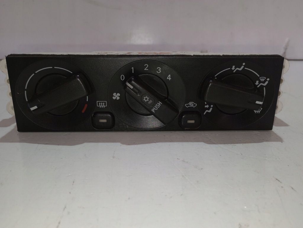 фото №1, Mitsubishi space star панель обдув