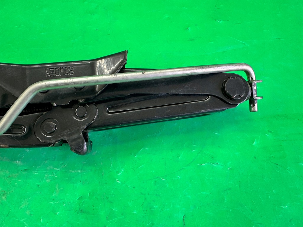 фото №10, Домкрат подъемник трапециевидный автомобильный подъемник renault megane iii 995500002r