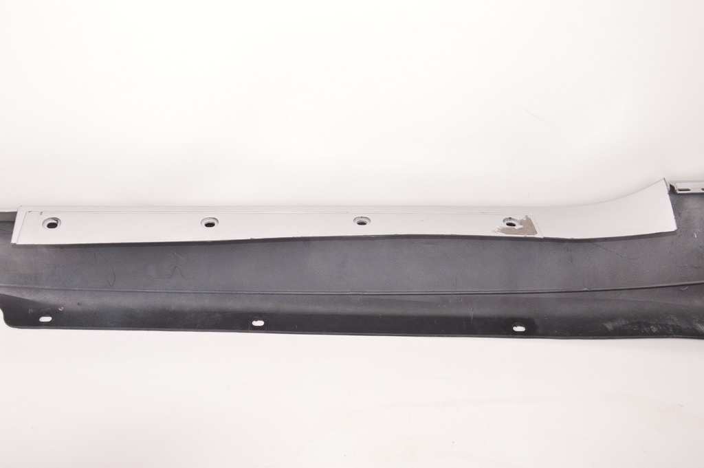 фото №9, Maserati granturismo молдинг порог правая серебристая