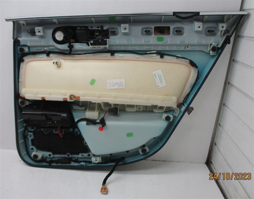 фото №6, Обшивка оббивка лівий задня vw phaeton 3d niebieski