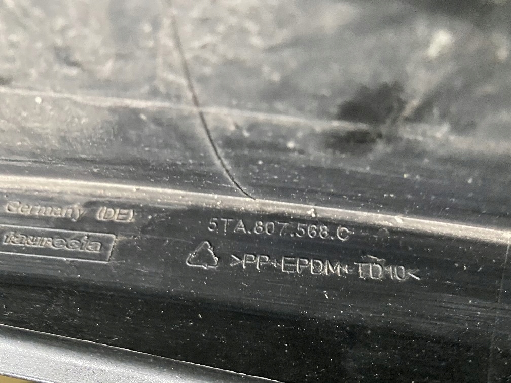 фото №4, Vw touran 5ta r line 15- спойлер задняя