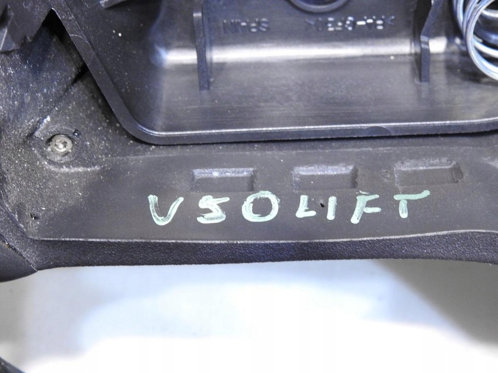 фото №11, Воздуховод мультифункция volvo v50 lift 30778752