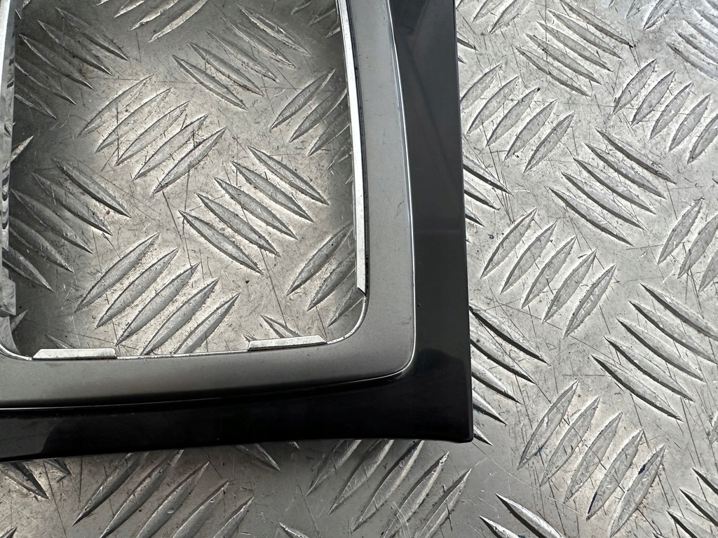 фото №4, Mercedes w204 рамка захист a2042670288