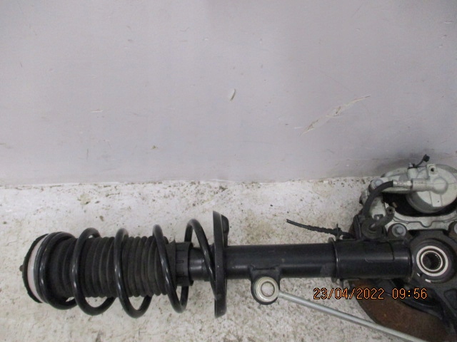 фото №8, Fiat 500 l амортизационная стойка поворотный кулак амортизатор левый