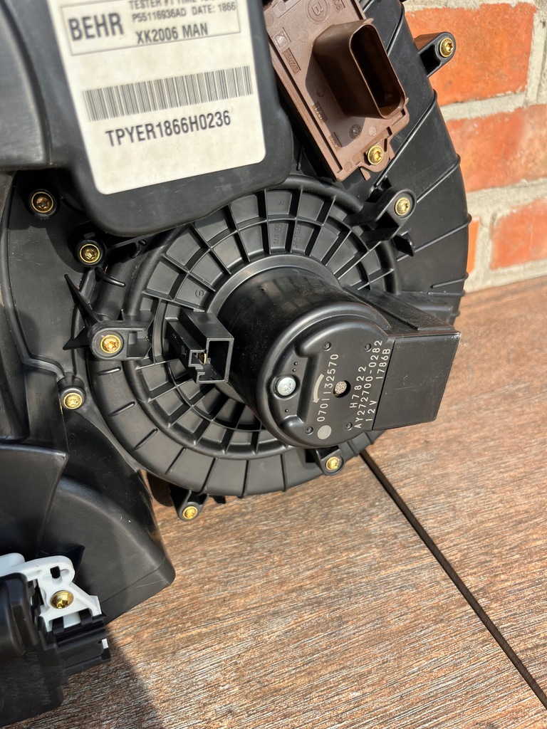 фото №6, Jeep commander 5-10r xk 3.0 отопитель задняя p5116936ad