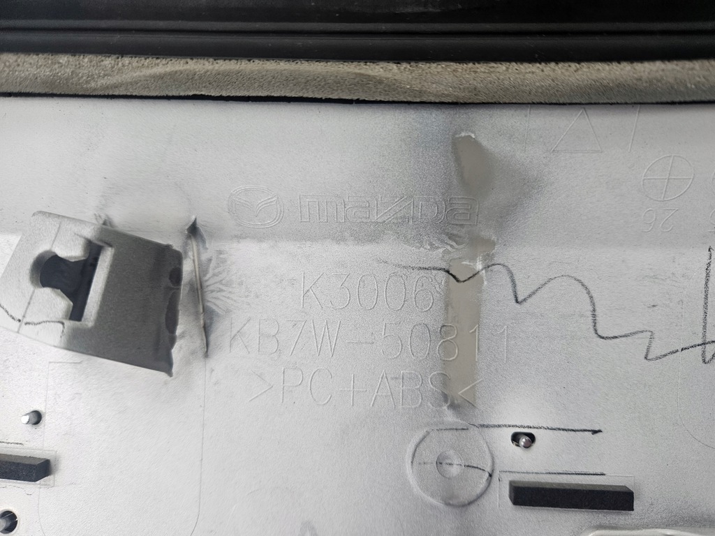 фото №16, Mazda cx5 cx-5 ii 2017 - накладка молдинг крышки багажника задняя kb7w-50811