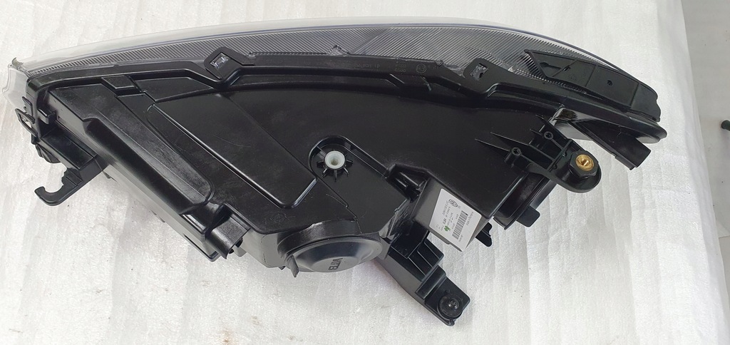 фото №10, Правая лампа перед vw caddy iv 4 2k8 20-