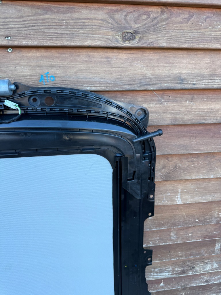 фото №14, Adach панорама стеля audi q3 83a877041 83a