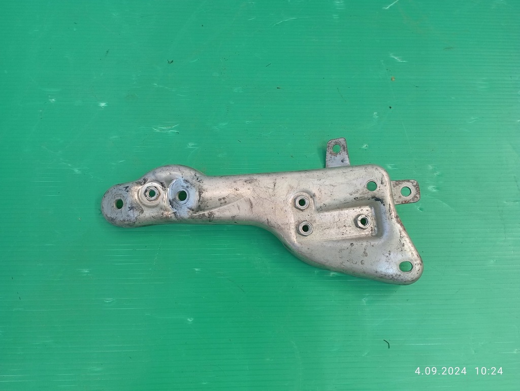 фото №1, Mercedes slk r172 172 кронштейн клапана рециркуляции a6510901041