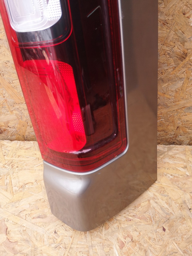 фото №4, Renault trafic iii лампа правий задня корпус