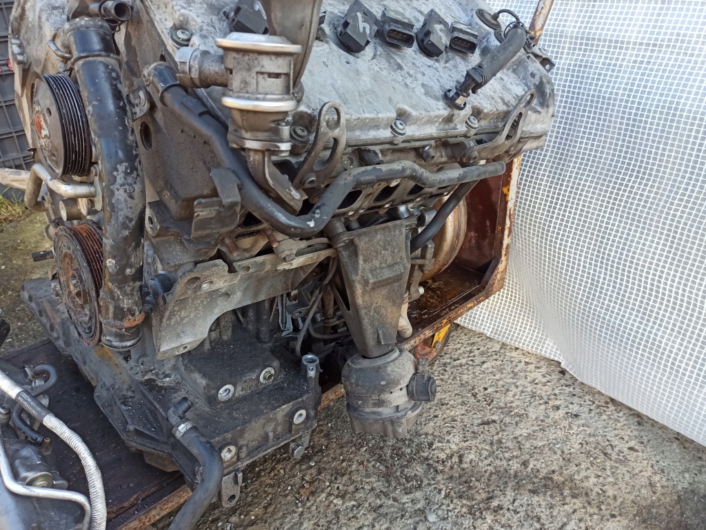 Купити Audi a8 d3 w12 6.0 bht 450ps ідеальний стан піддон масляна комплект  2 частини