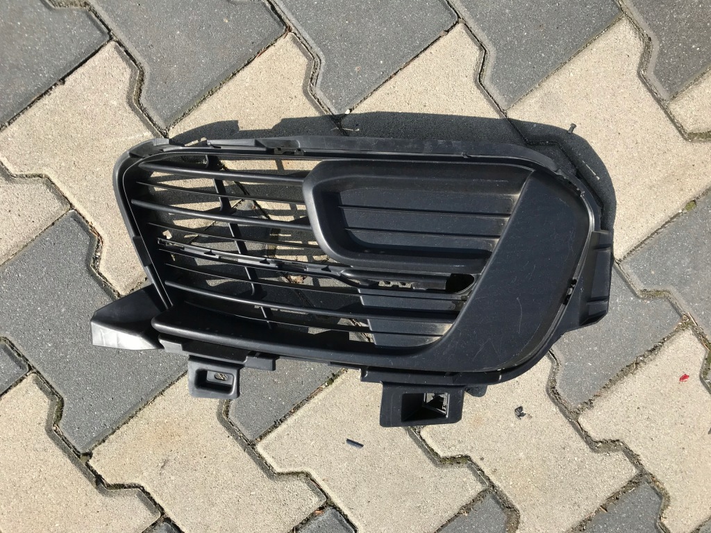 фото №1, Peugeot 308 ii lift решітка бампера l+p