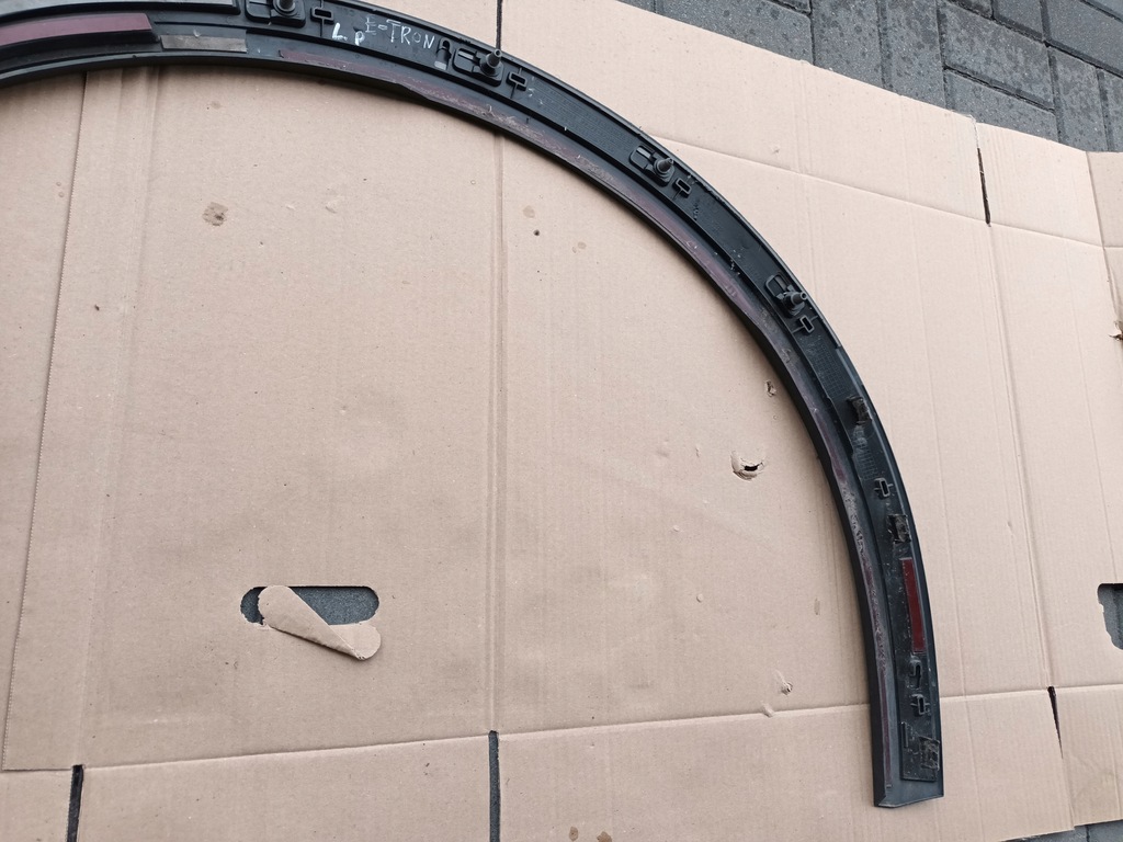 фото №5, Молдинг передняя левая audi e-tron 4ke левый перед