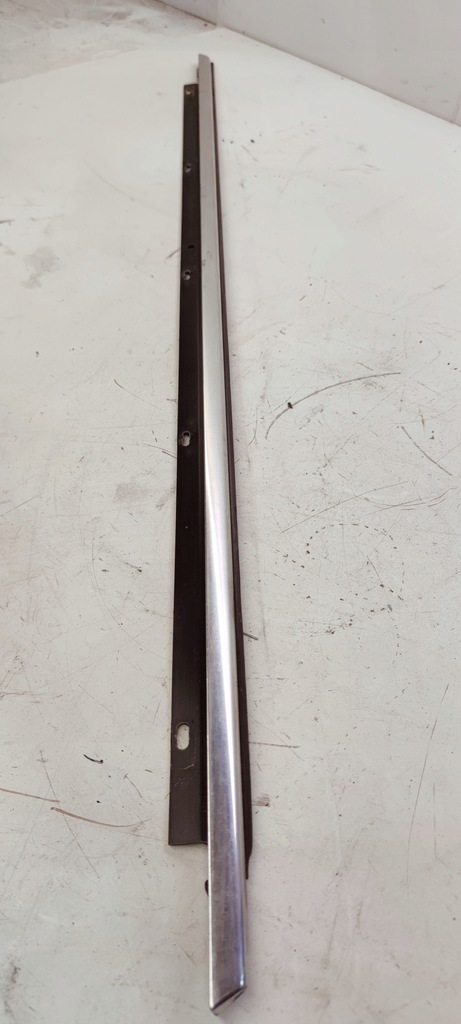 фото №1, Молдинг хром дверь правый перед audi a6 4f0853284c