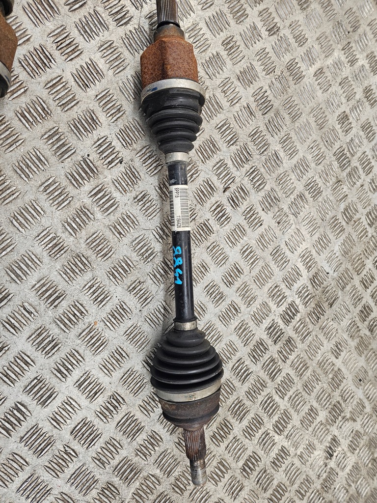 фото №1, Приводной вал левый перед peugeot 308 ii 9677914480