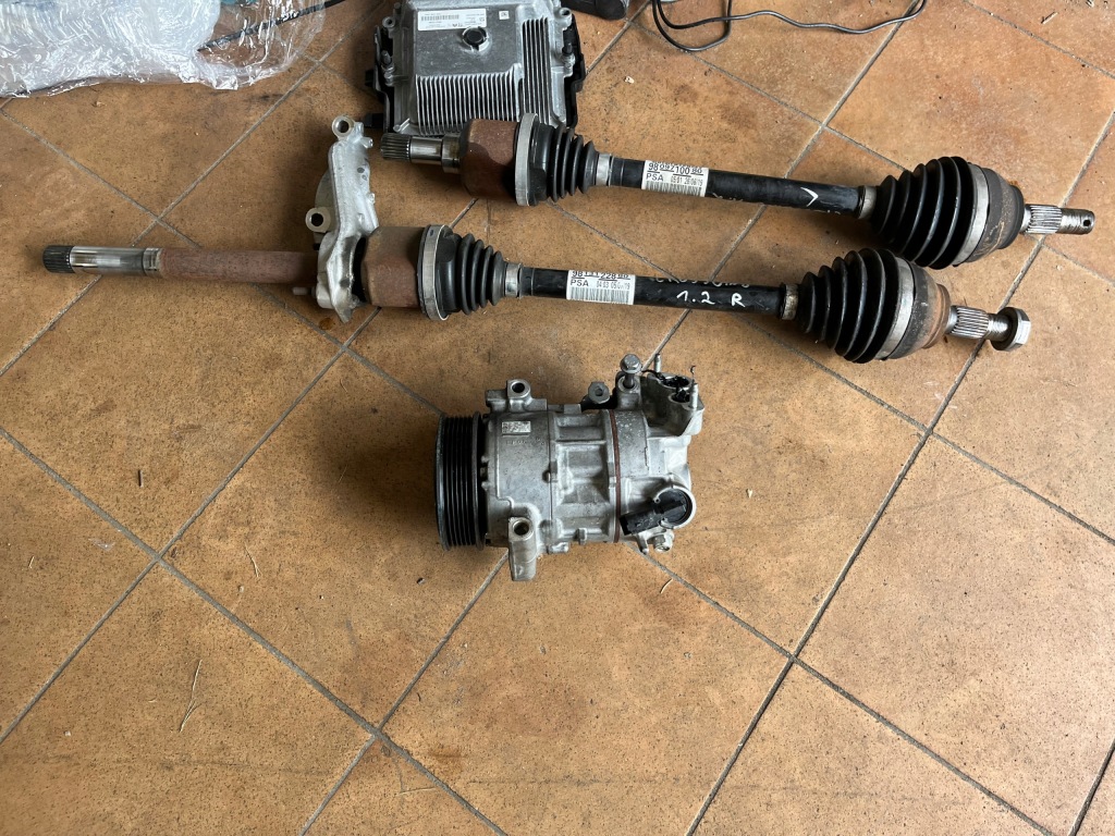 фото №1, Opel crossland x corsa привідний вал 9813122880 jak nowa пробіг 25 tys