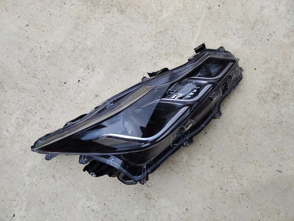 фото №13, Лампа передняя правая toyota corolla e21 sedan обычная eur 81110-02t31-00