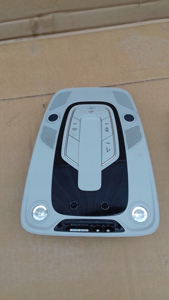 фото №1, Audi q7 4m лампа потолочный