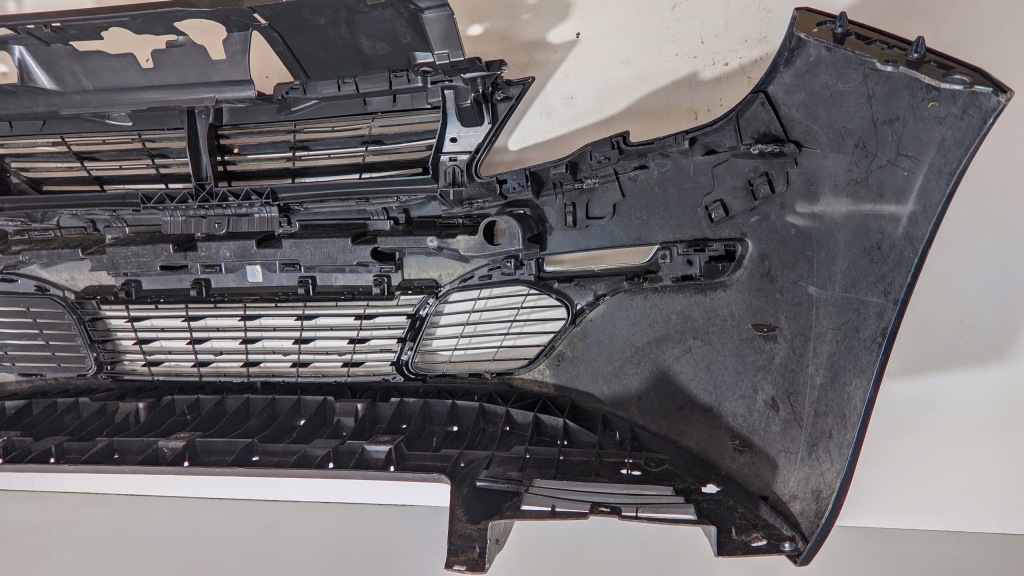 Бампер передній peugeot 308 t9 14-17 Оригінал