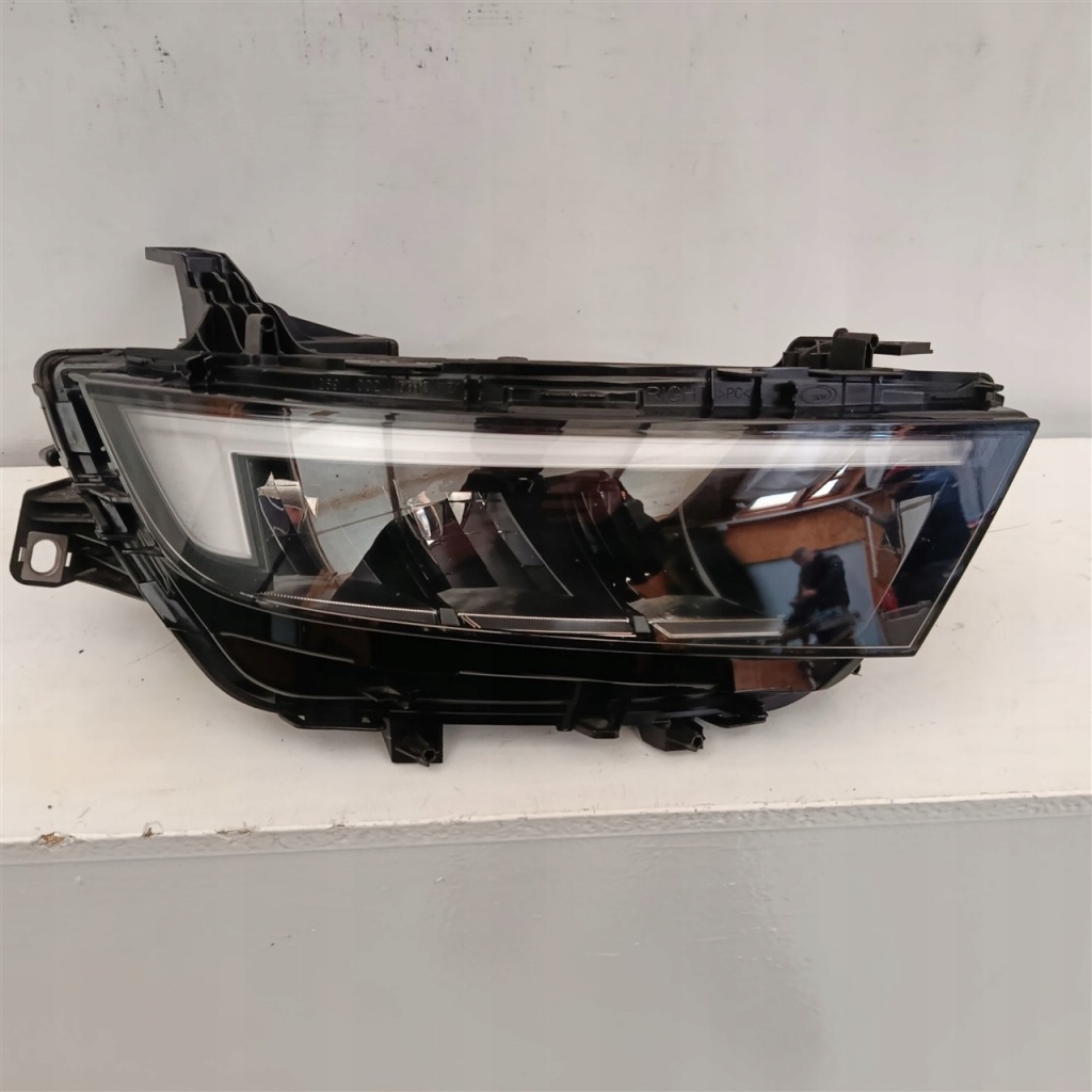 фото №1, Лампа правая перед opel astra l full led 9851881180