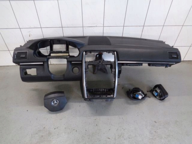 фото №1, Консоль приборная панель подушка ремни mercedes w245 06r.