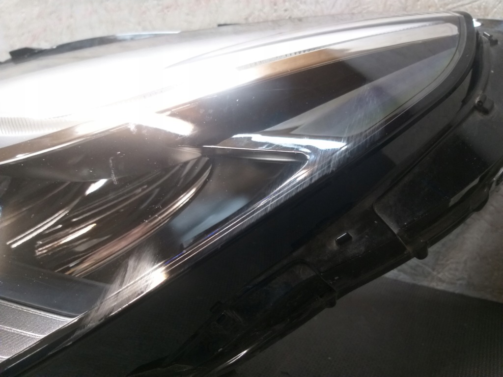 Лампа перед левая tesla iii 3 full led 1077375-00-c Цена
