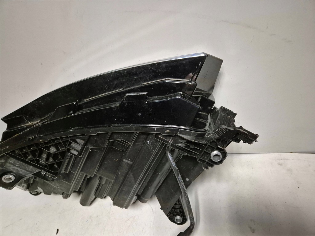 фото №12, Лампа права перед skoda enyaq full led 5lb941016a