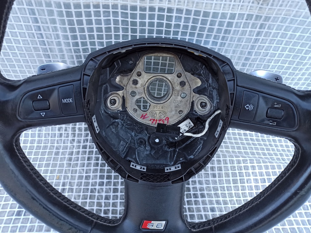 фото №8, Audi a8 s8 4e0 d3 воздуховод 3 спицевой кожа оригинальная s8 лепестки переключения хром