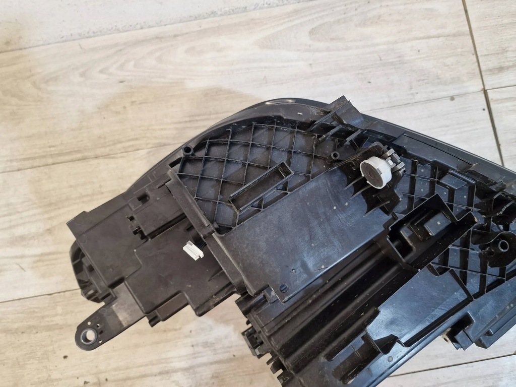 фото №11, Bmw x1 u11 лампа правая led 5a5bd48-02przednie