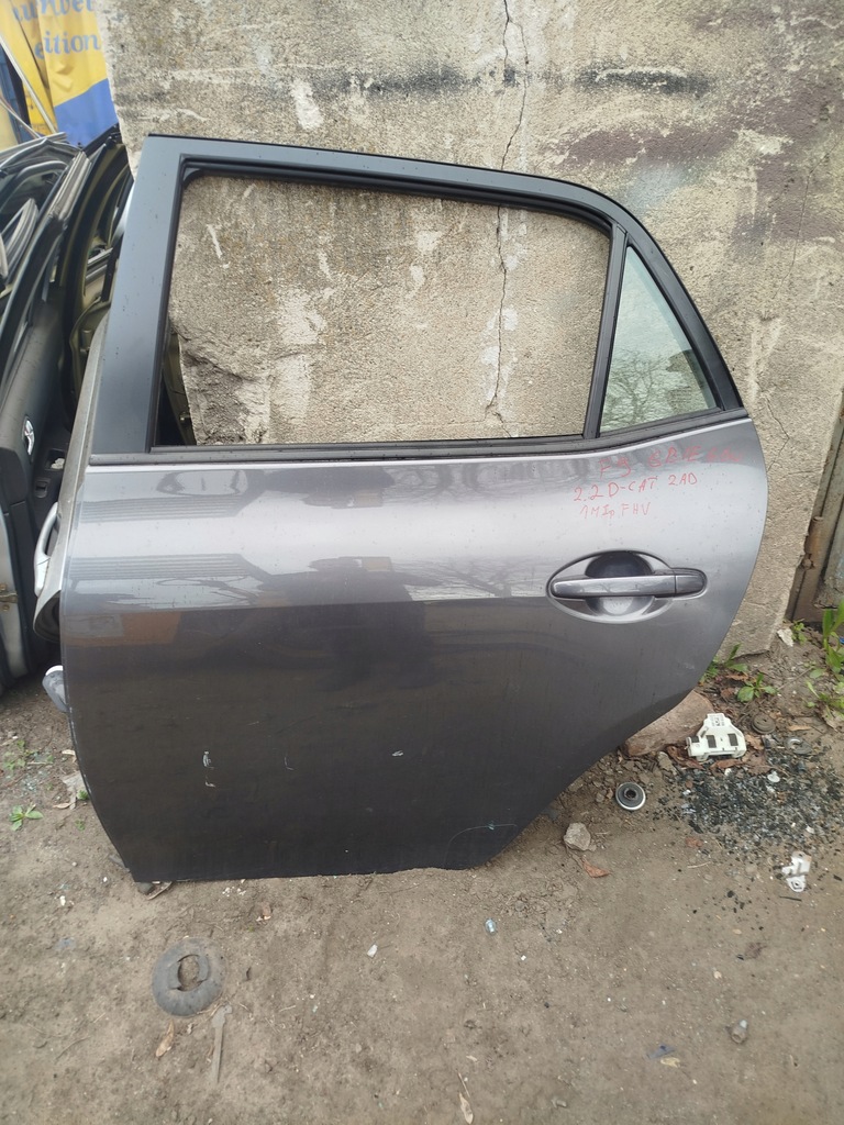 фото №1, Toyota auris i дверь левый задняя задние полный 5d