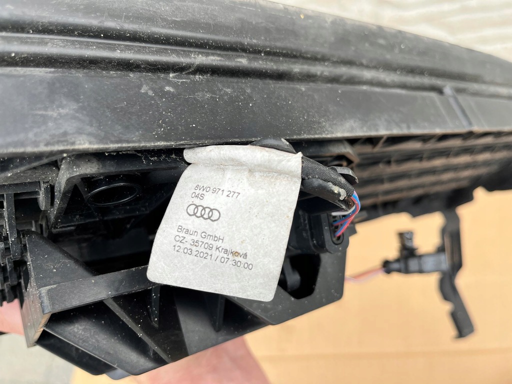 фото №10, Шторка жалюзі повітропровід повітря audi a4 b9 8w0971277 / 8w0807663