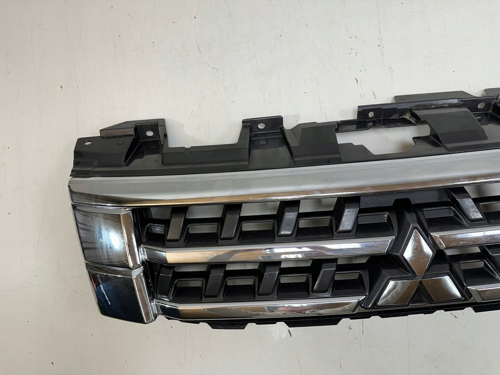 фото №9, Решётка радиатора радиатора mitsubishi pajero iv liftt полный