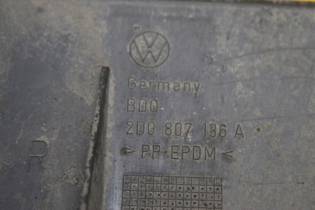 фото №8, Напрямна бампера правий перед lt 35 2.5tdi 2d0807136a