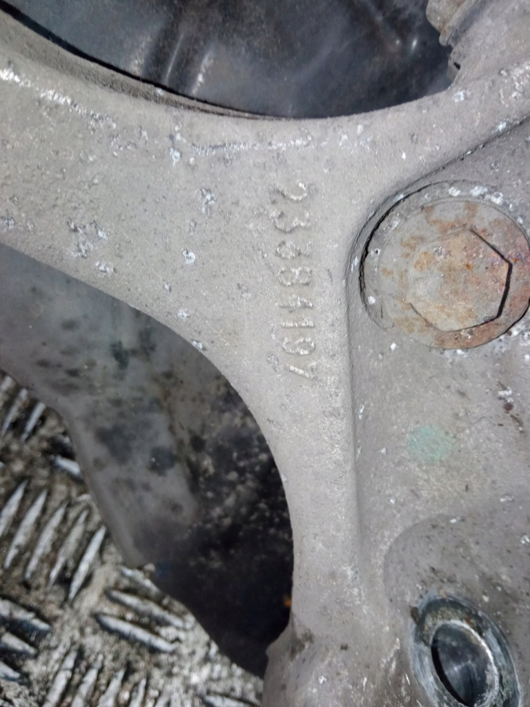 Opel insignia b поворотный кулак левая macpherson 1.5 tb 84155683 / 23384197 Недорого