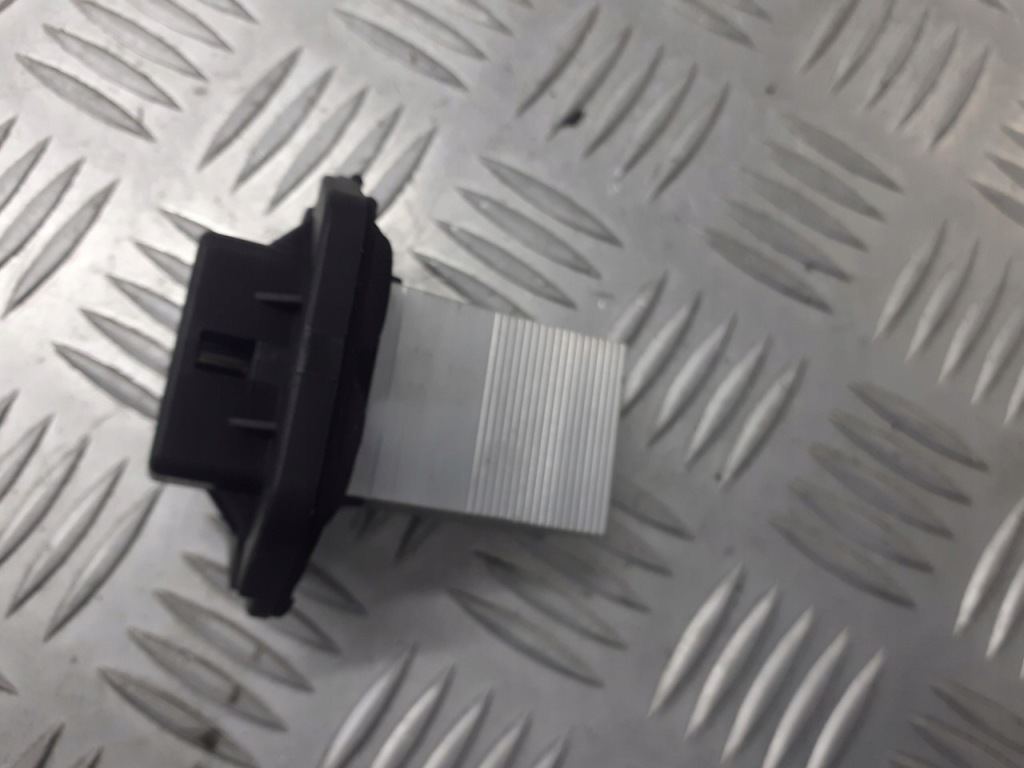 фото №1, Резистор вентилятора радиатора kia rio ii de0502tt