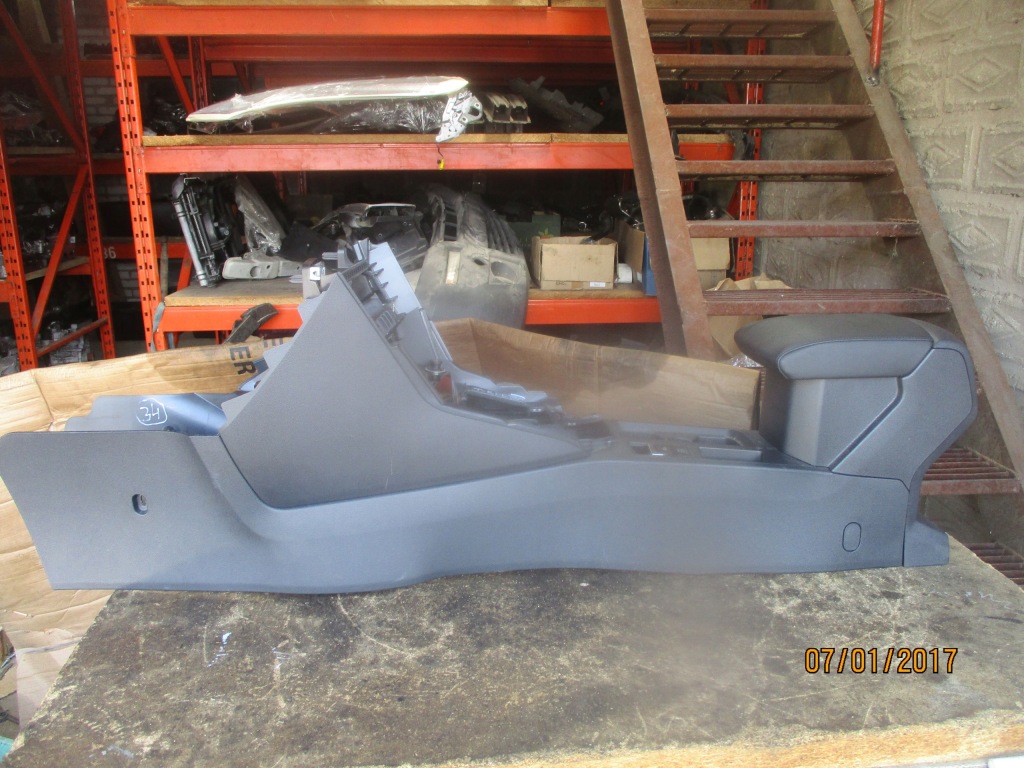 фото №1, Туннель средний подлокотник vw t-roc кожа