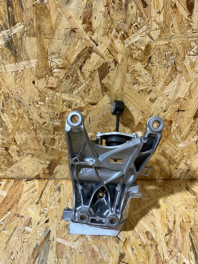 фото №10, Кронштейн кронштейн подушка двигуна q5 a6 s6 c8 a7 4k 80a399295 80a399296 22r