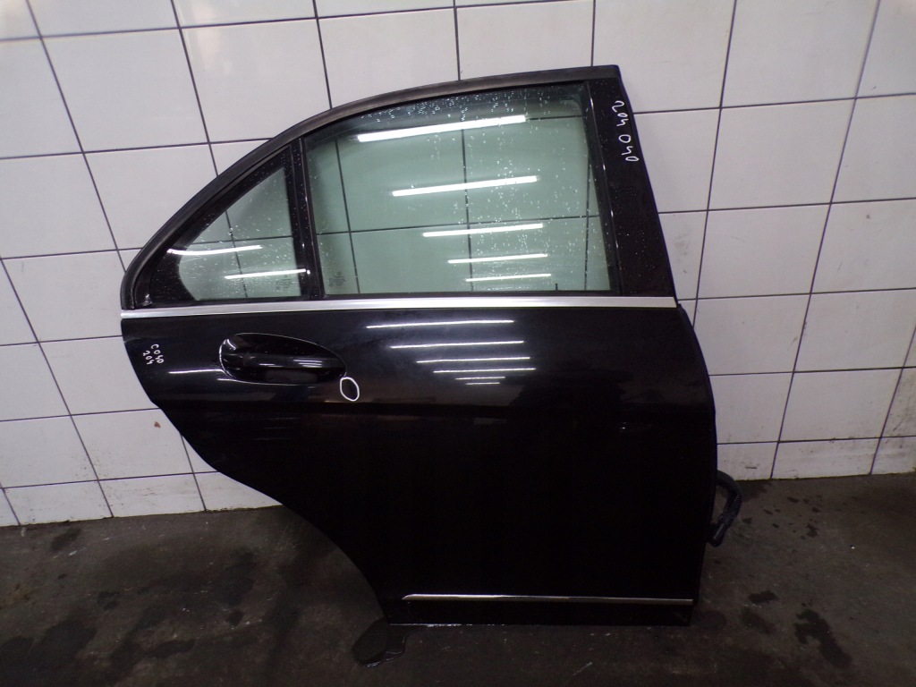 фото №1, Дверь правое задняя mercedes w204 sedan lak 197