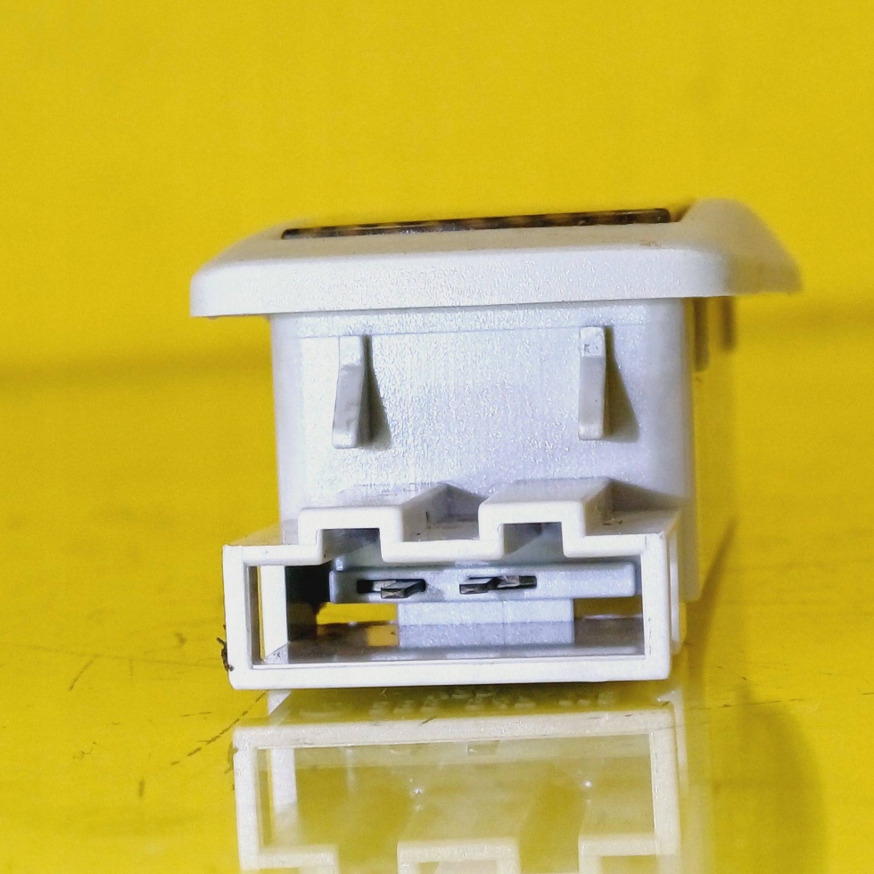 фото №7, Лампа потолочный освещение кабины vw golf iv 3b9947113 nr169