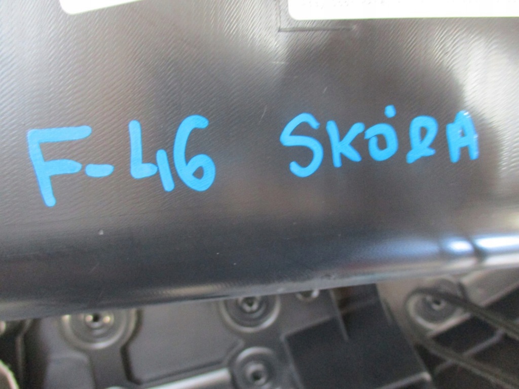 фото №7, Обивка обивка дверь bmw 2 f46 кожа