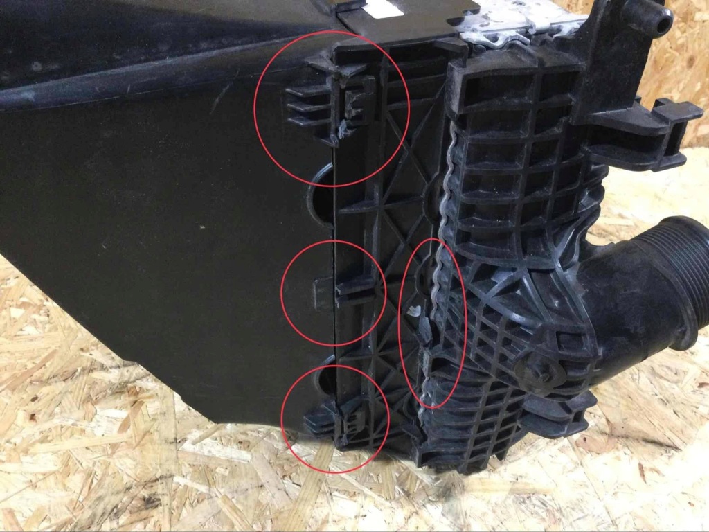 Интеркулер правый porsche cayenne pab145804b 9y0122356c 9y0117336ac Киев