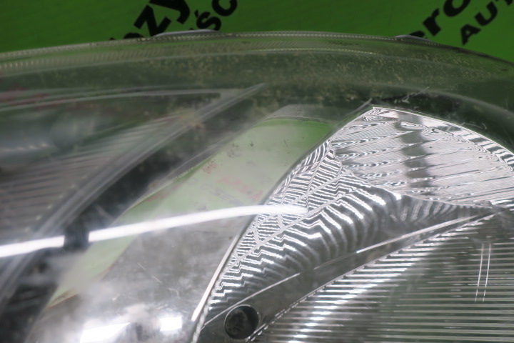 фото №5, Toyota yaris verso фара правый 1999 2000 2001 2002